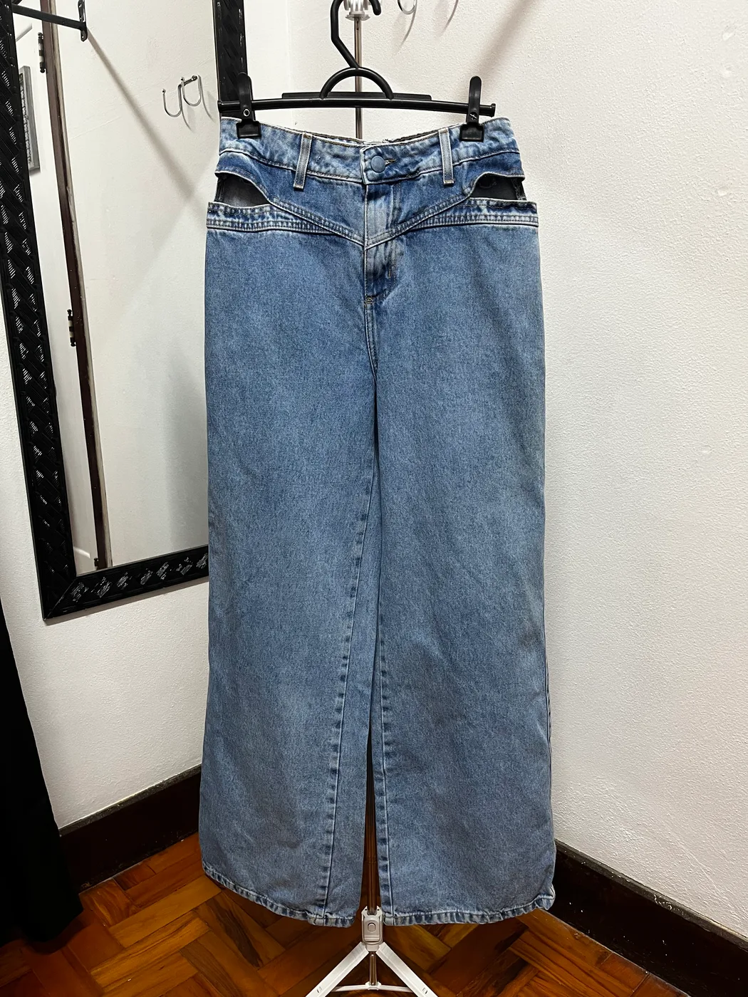 Wide leg com recortes