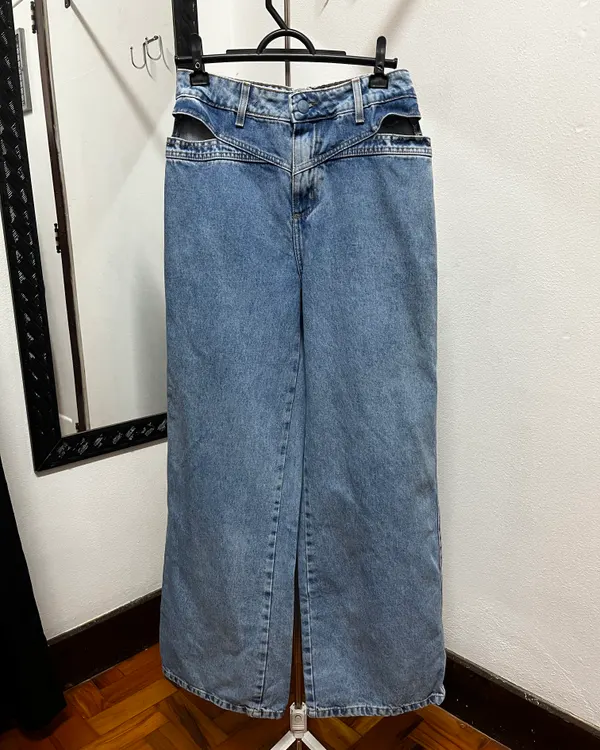 Wide leg com recortes