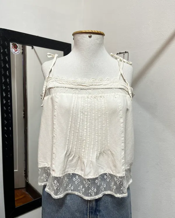 Blusinha com renda