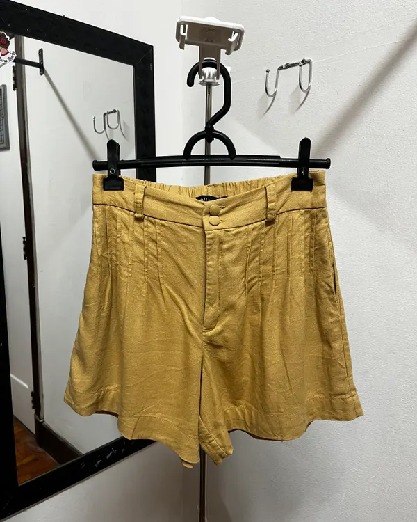 Short linho palha